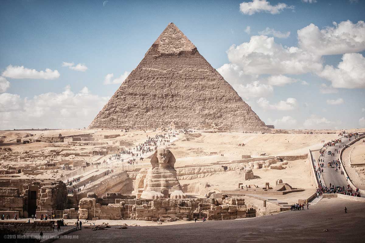 Pyramids of Giza-04