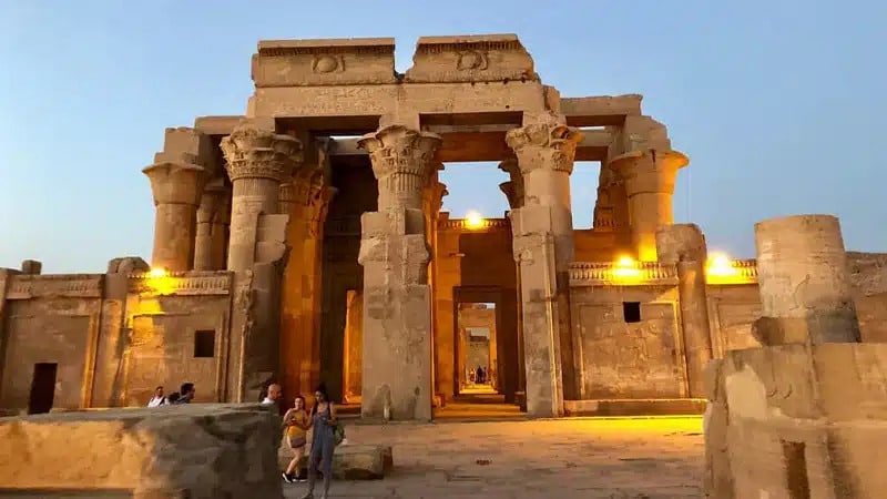 Kom-Ombo-temple-3