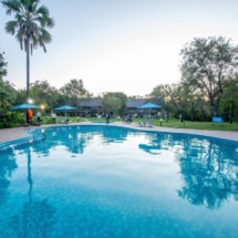 Azambezi River Lodge Victoria Falls pool